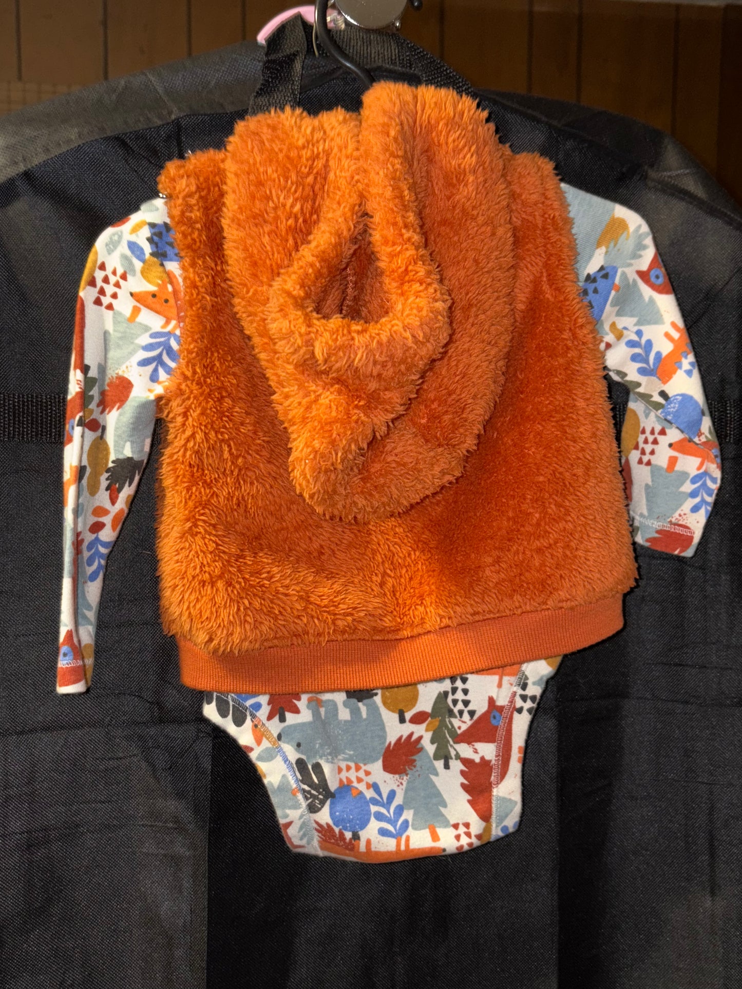 6-12 month outfit, unisex.