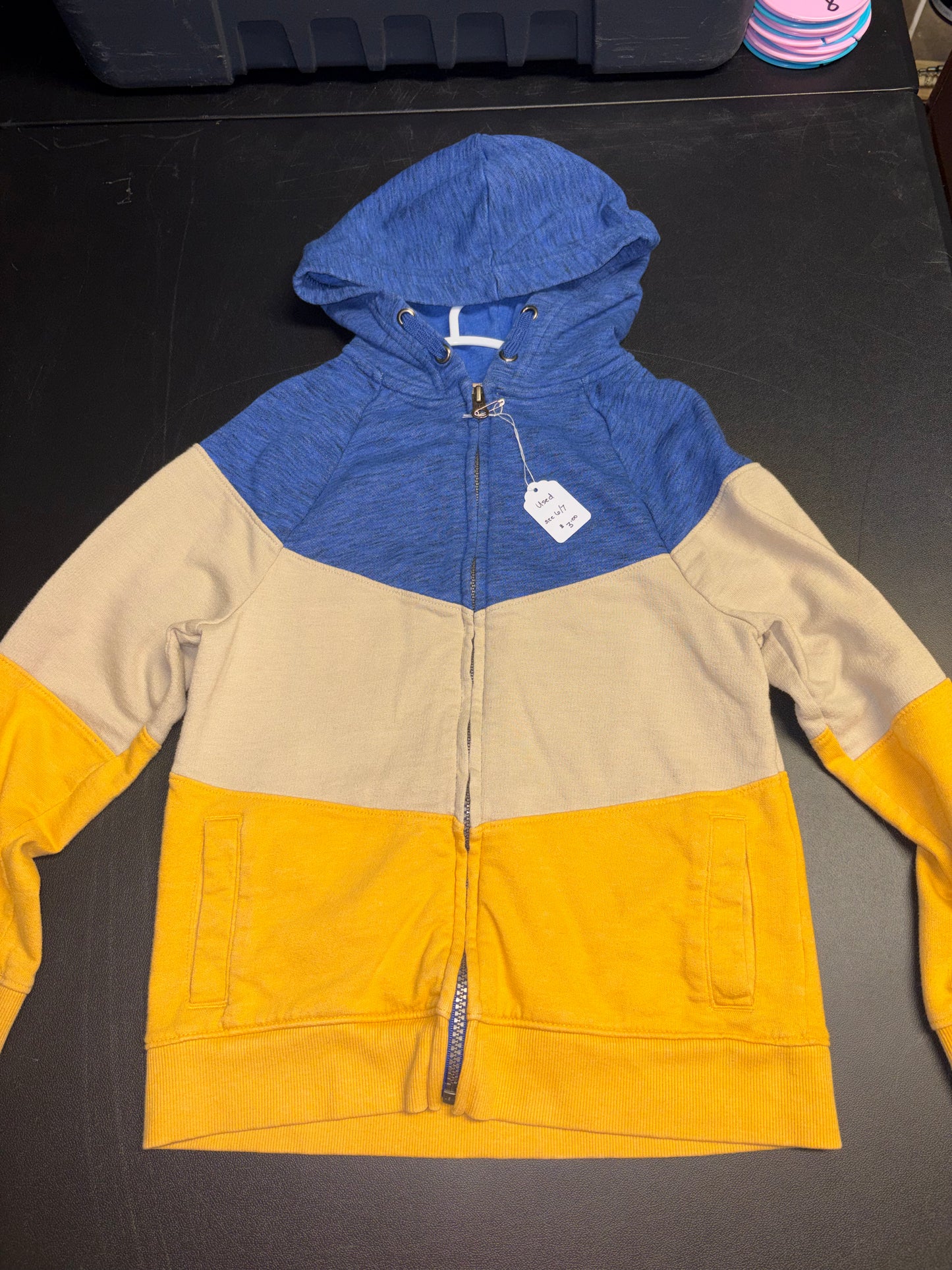 Size 6/7 Youth zip up hooded jacket