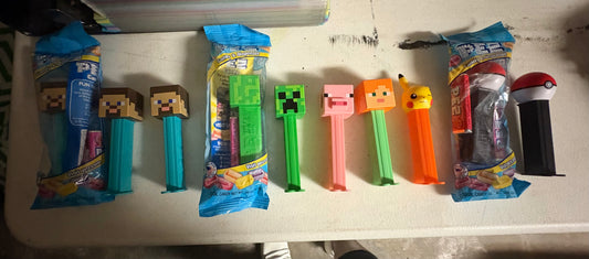 Pez dispensers, set of 10 - Three brand new in package