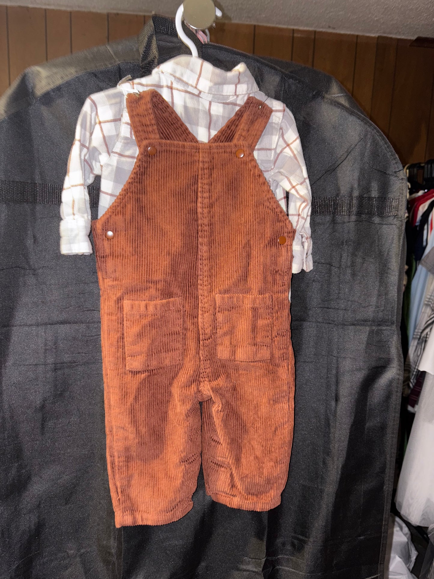 3-6 month Carter’s brand boy outfit