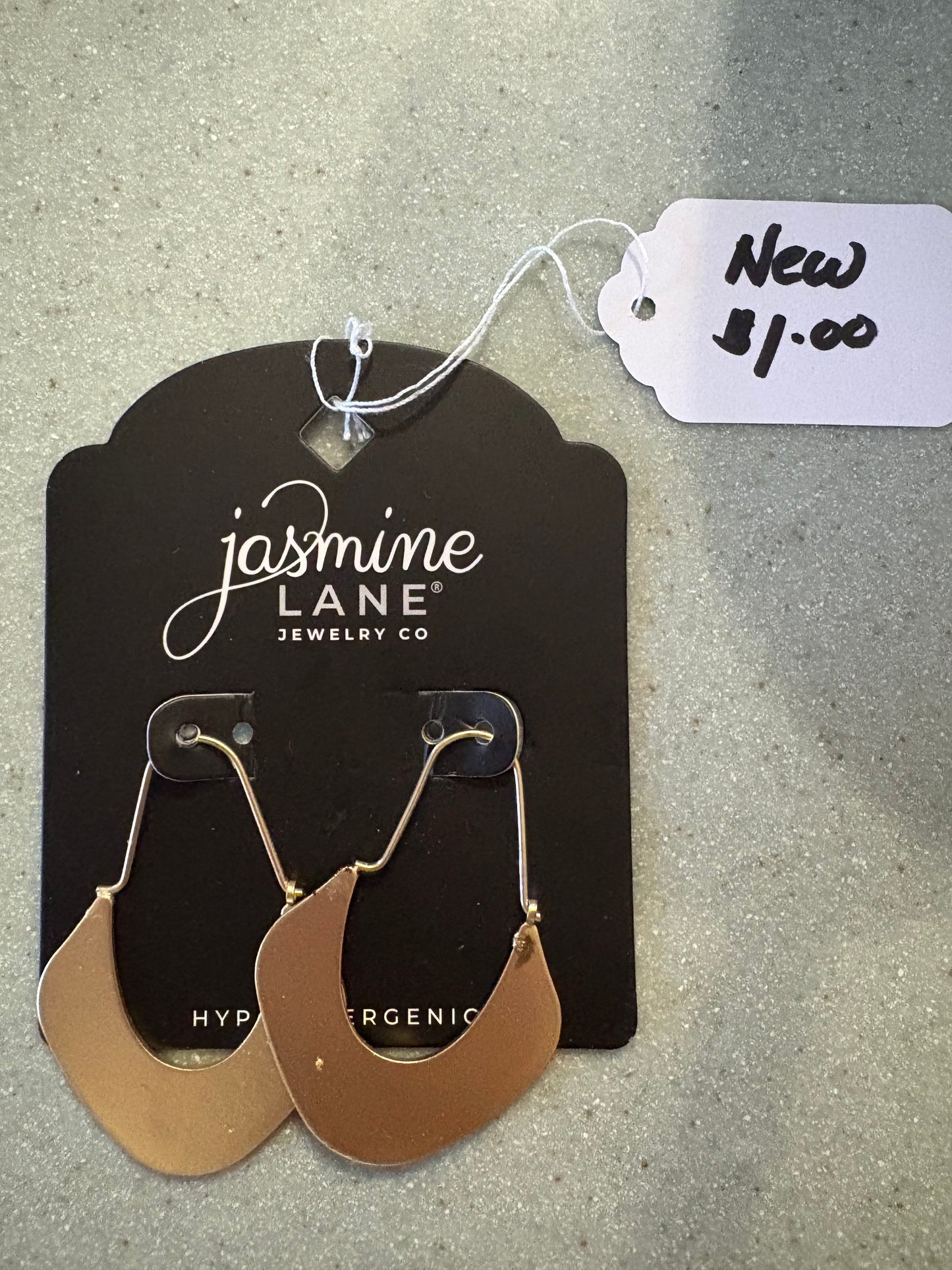 Gold U earrings, hypoallergenic, jasmine Lane jewelry company ￼