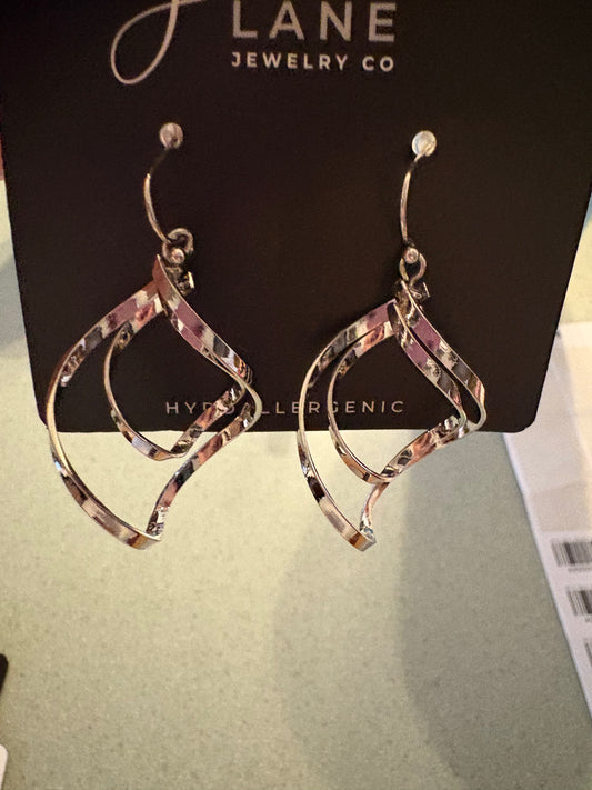 Hyper allergenic jasmine Lane jewelry company, silver twisted dangle earrings ￼