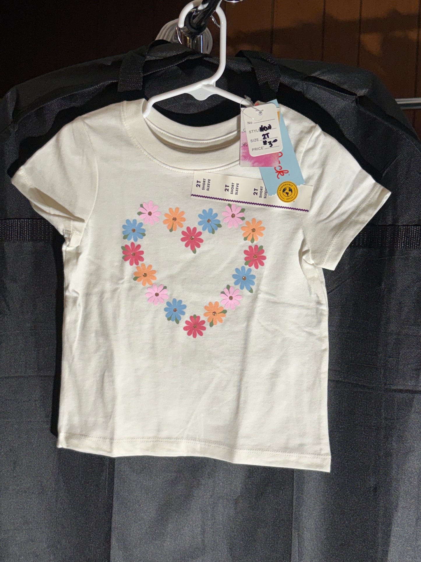 Size 2T, Off white T shirt, Cat & Jack Brand