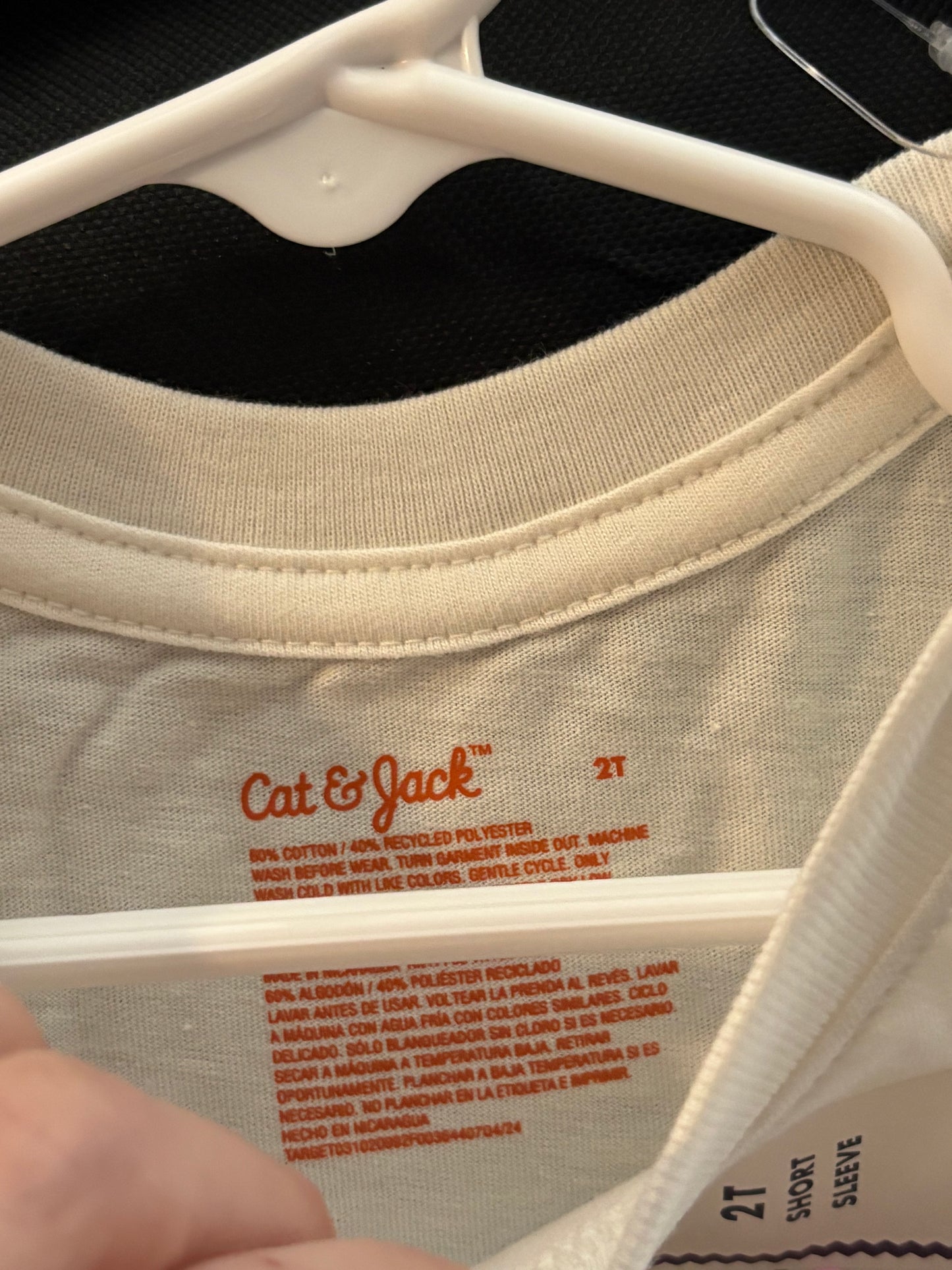 Size 2T, Off white T shirt, Cat & Jack Brand