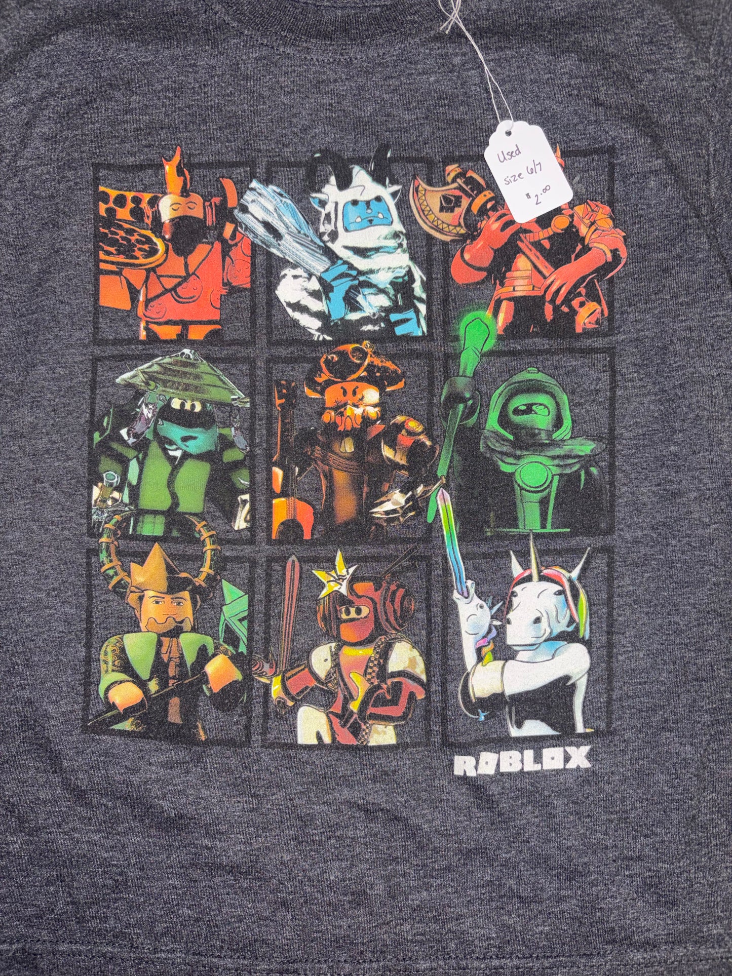 Size 6/7 Youth, Roblox Tshirt