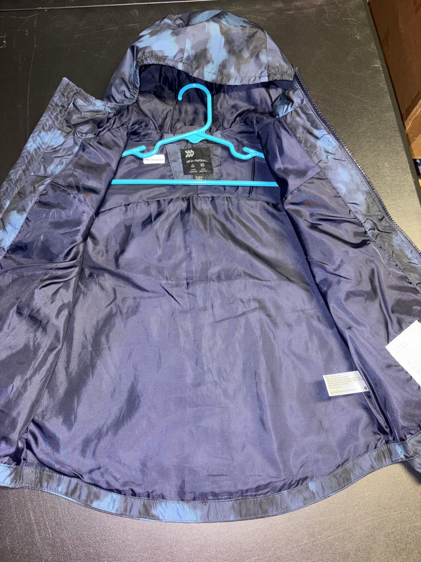Size 6/7 Youth, lightweight/Wind Jacket, Blue