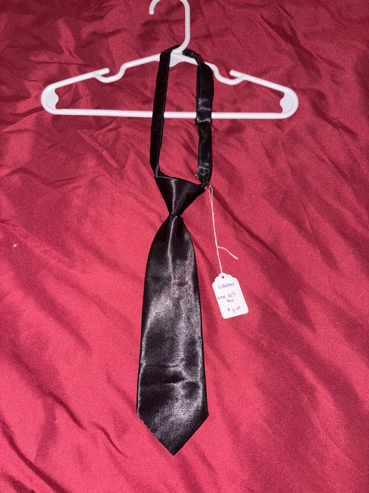 Size 6/7 boys black tie