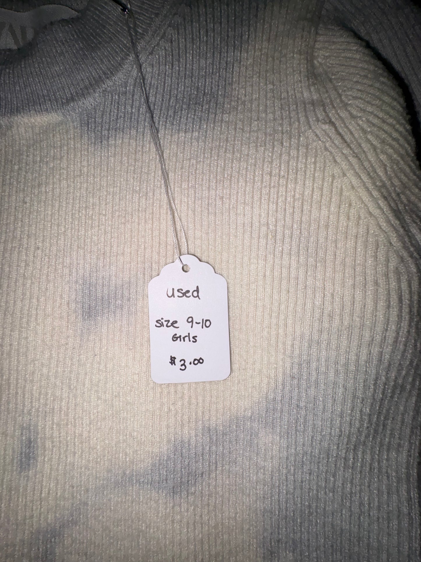 Size 9/10 Girls light blue sweatshirt with bleach design, ribbed texture, Zara Brand￼