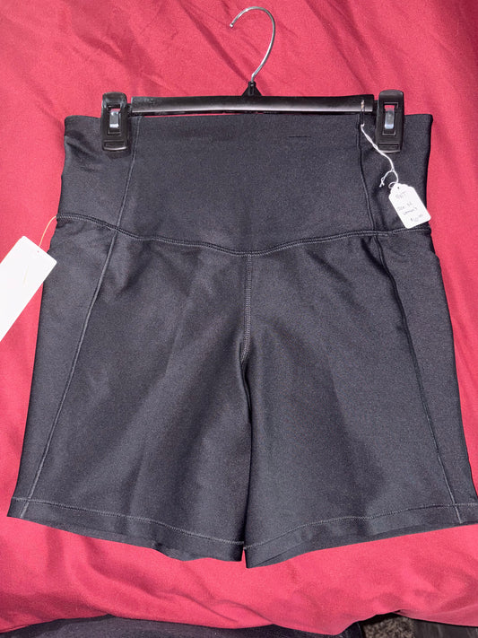 Size Medium Women’s high rise, effortless support, pocketed, bike shorts, black, all in motion brand - NWT￼