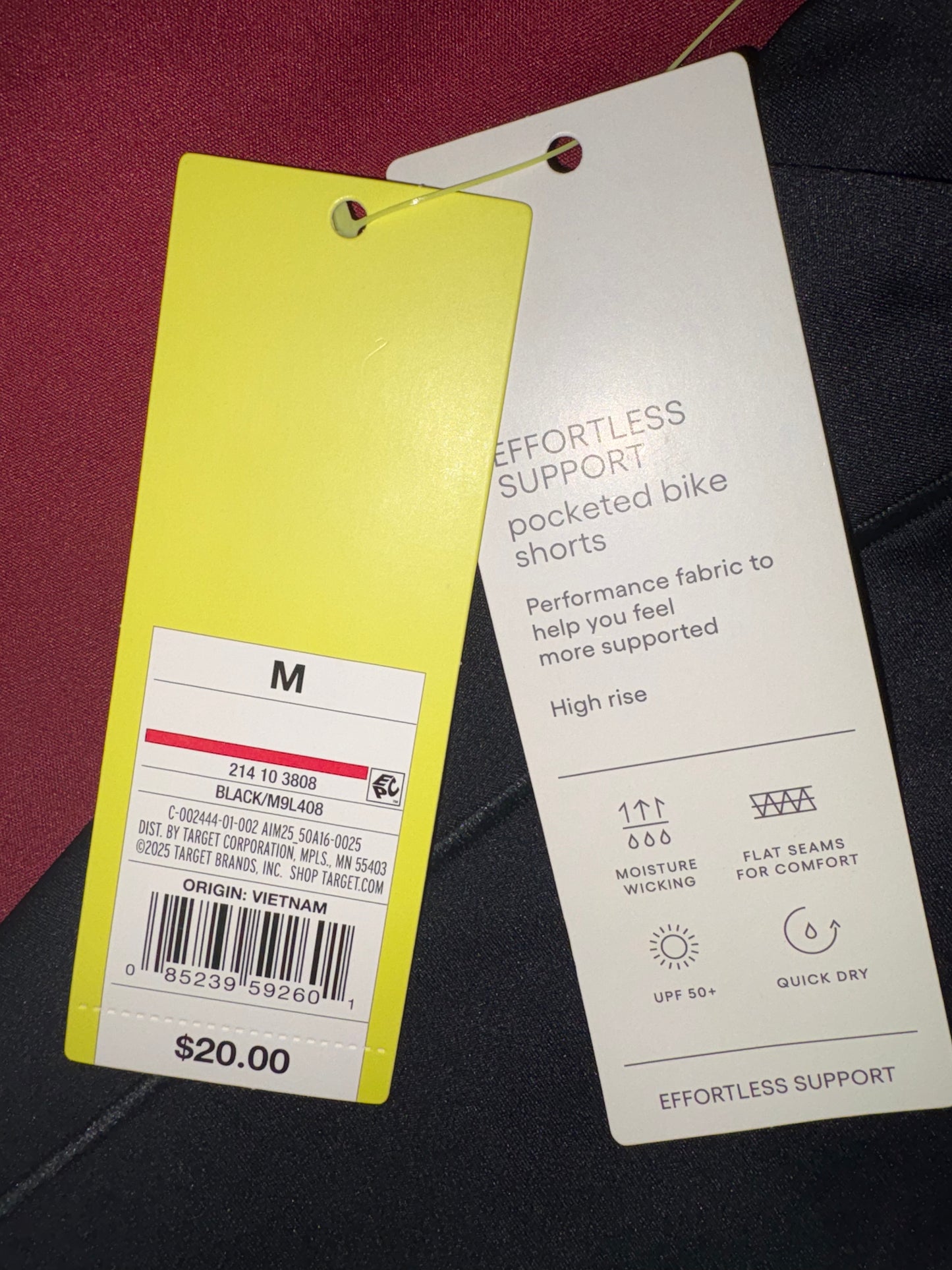 Size Medium Women’s high rise, effortless support, pocketed, bike shorts, black, all in motion brand - NWT￼