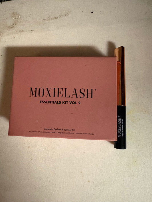 Moxie Lashes with liner