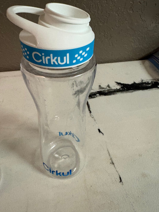 Cirkul water bottle 24 oz